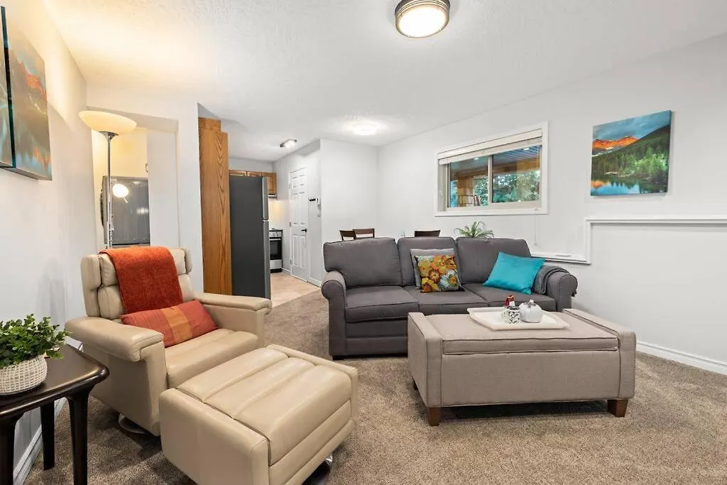 Mountain Retreat Apartment North Saanich Canada