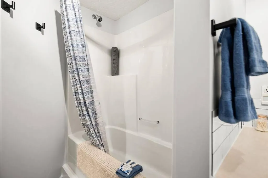 Mountain Retreat Apartment North Saanich